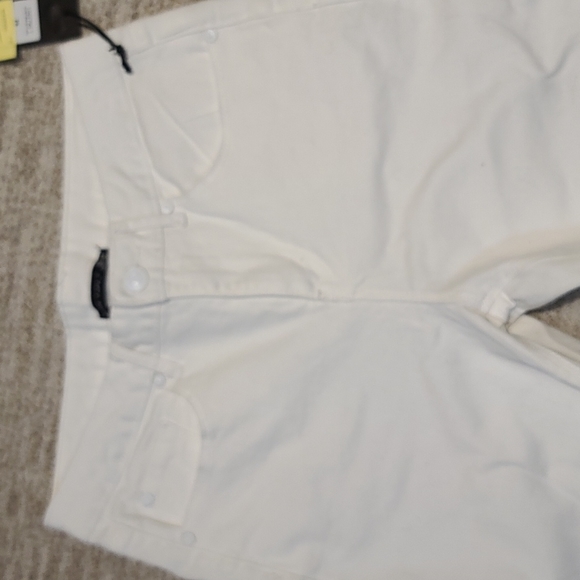 White cutout capri - Picture 3 of 5
